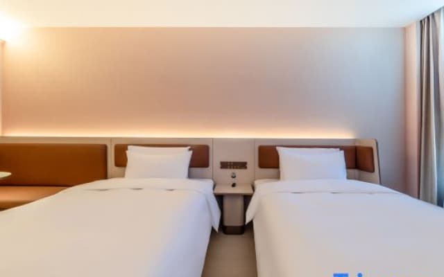 HanTing Hotel (Lianhua Street, Zhengzhou University)