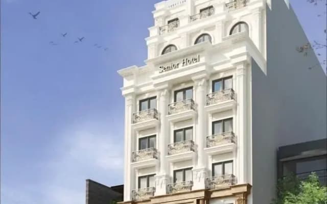 Senior Hotel
