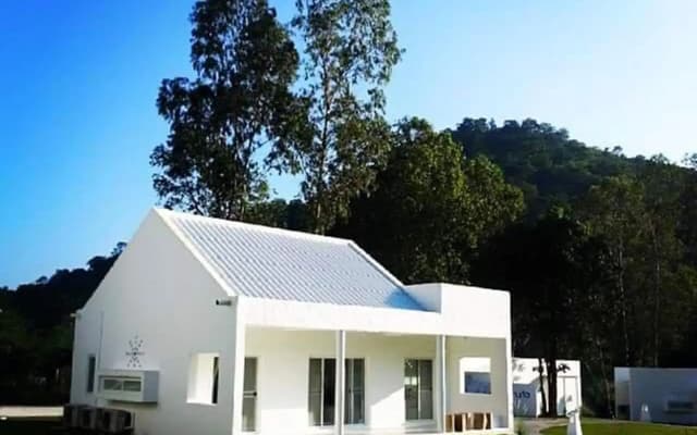 Aristo Chic Resort & Farm