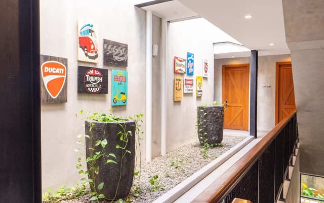 Summerville Hotel & Coffee Shop