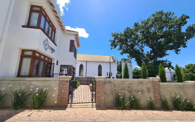 La Maison on Main Self-Catering Villa