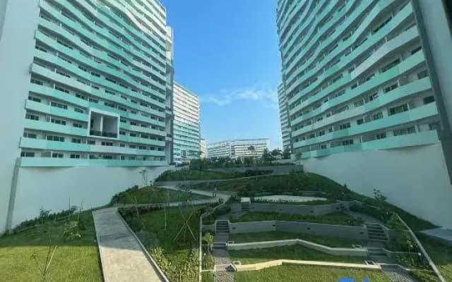 Acellyne's Suites @ The Residences at Commonwealth by Century