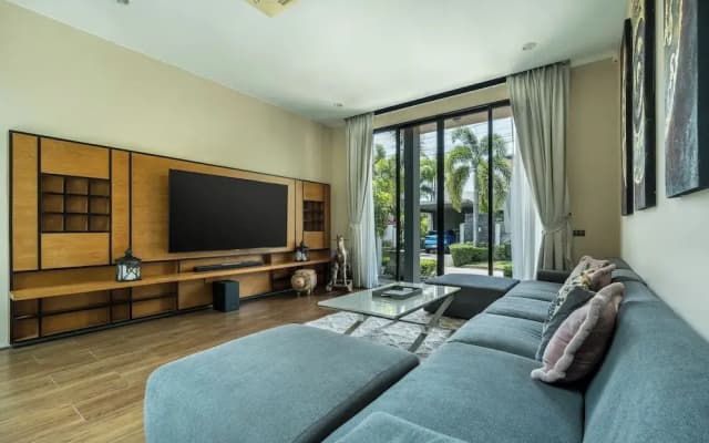 Baan Bua Bt17 By Villacarte