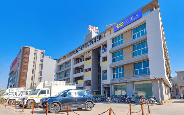 Fabhotel Crystal
