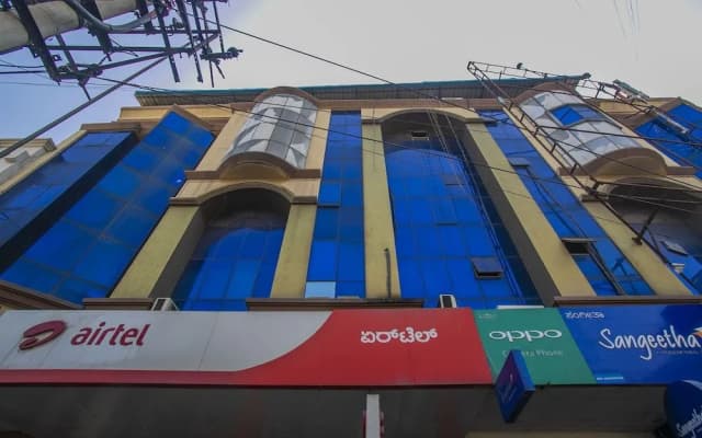 OYO 19227 Hotel Classic Comfort