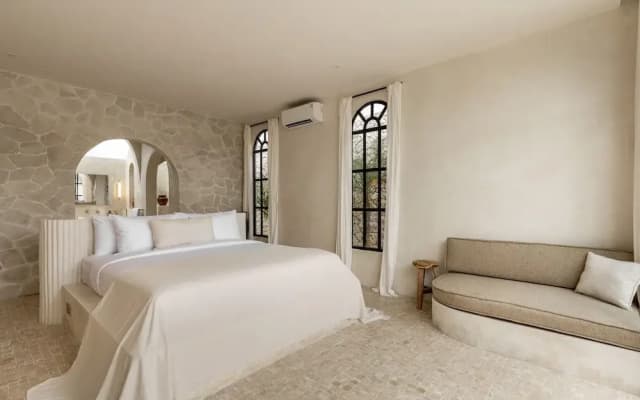 Luxe & Unique Honeymoon Bocami Suites- 2 by Azure