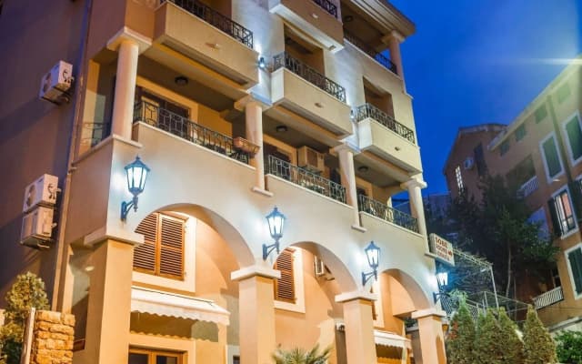 Central Hotel & Restaurant