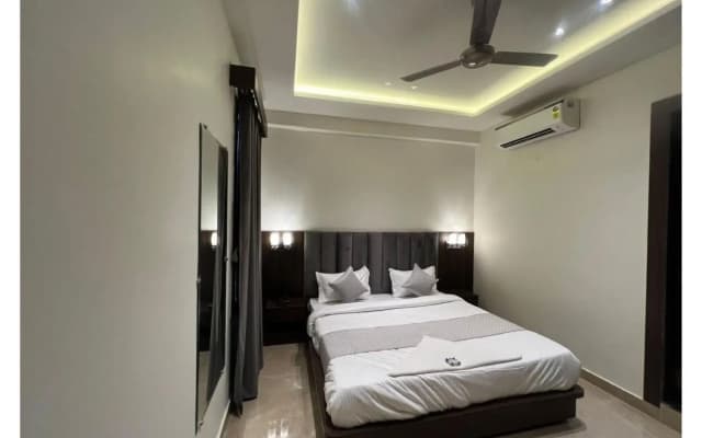 Hotel Majestic Grand By MNG Rooms