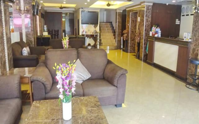 Maleez Lodge Hotel and Restaurant