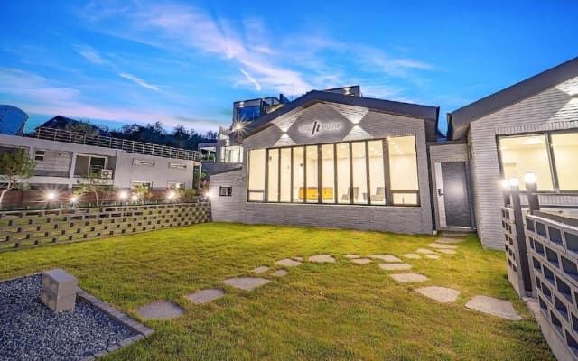 Gapyeong JH Poolvilla & Glamping