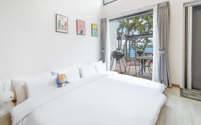 Yeosu Sea&blue Family Pension