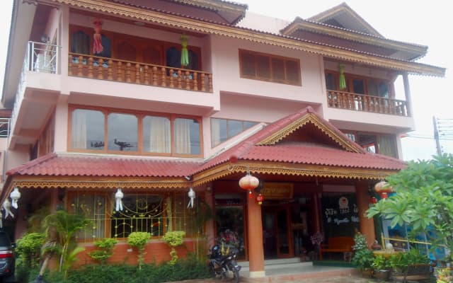 Ngamta Hotel
