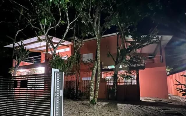 Itamambuca casas,suítes
