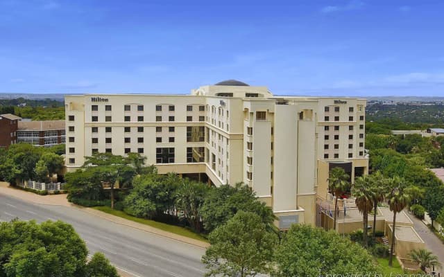 Отель NH Johannesburg Sandton