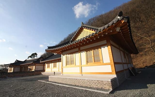 Yongin Hanok Pension Sujindang
