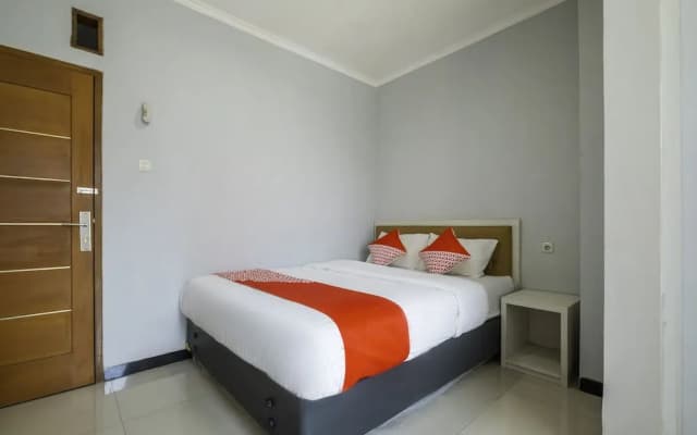 The Karins Guesthouse by OYO Rooms