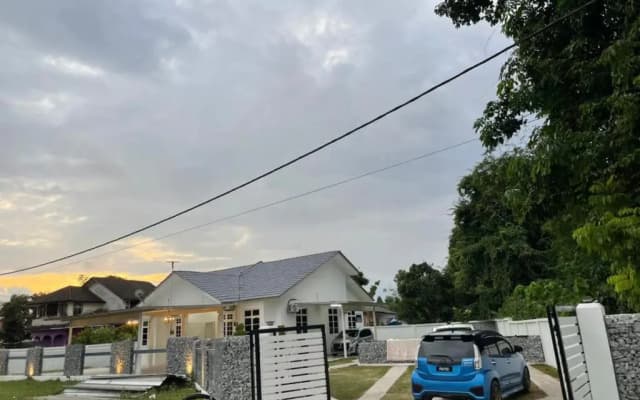 Homestay Aston Garden Kb