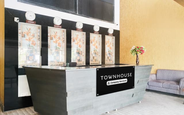 Super Townhouse Bharuch Near Railway Station Formerly Hotel Kohinoor