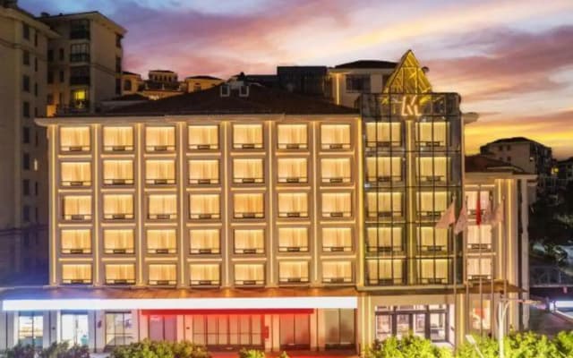 Peninsula Hotel - Anning