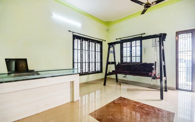 Super Hotel O Aruthraa Residency