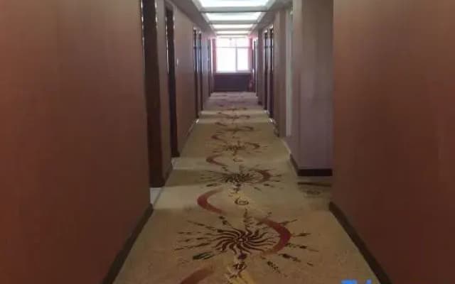 Tacheng Youyuan Business Hotel