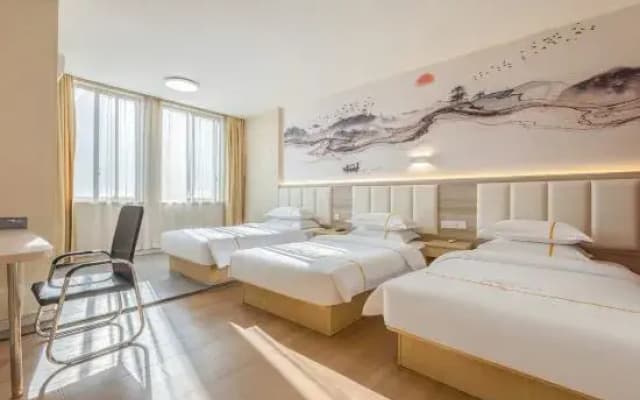 Moon Bay Hotel