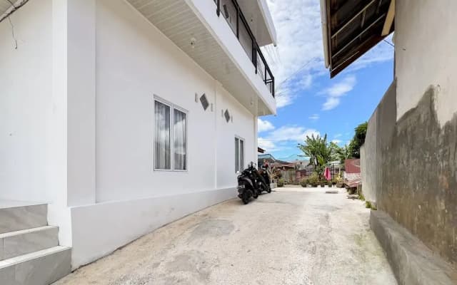 RedDoorz Syariah @ Jam Gadang Homestay Bukittinggi