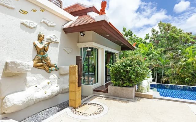 Boutique 3BR Pool Villa Bianca NaiHarn