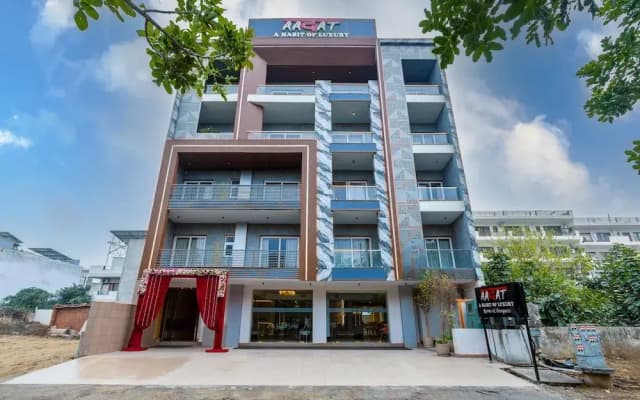 Aadat Hotel Near Artemis Hospital Gurgaon