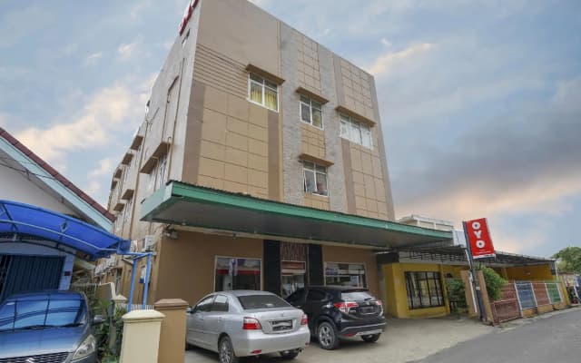 OYO 2255 Hotel Triantama