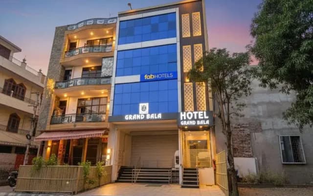 Fabhotel Grand Bala