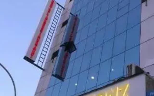 hotel raj sheronz
