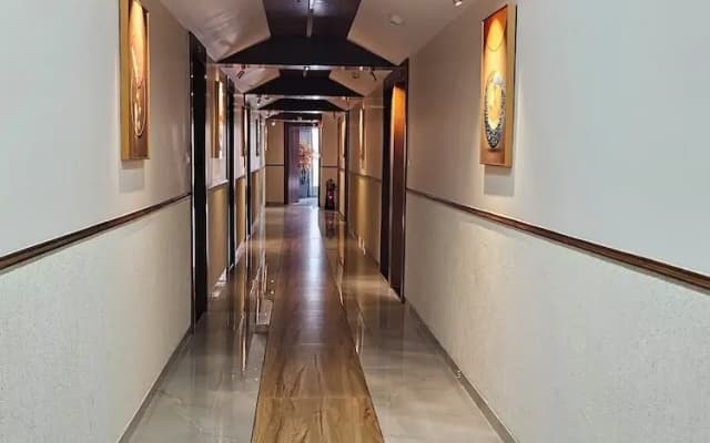 The Eiffel Hotel & Banquet