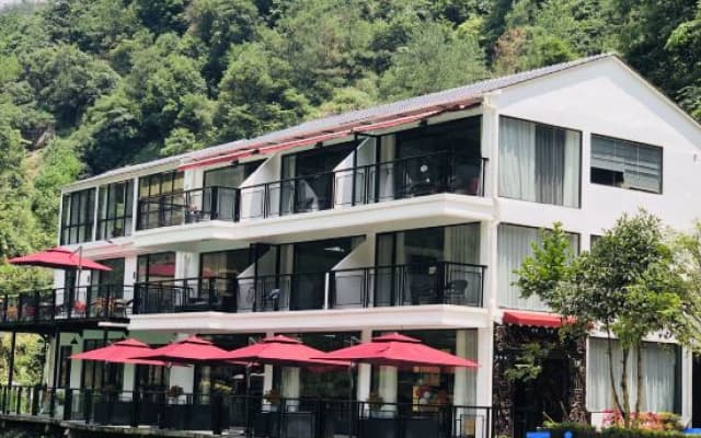 Guiyuan Qiaoju Guesthouse
