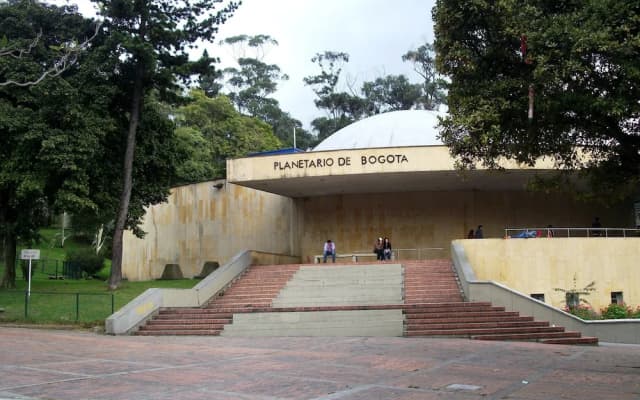 ApartaEstudios - Plaza de Toros