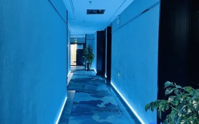 Urumqi Sundan Yakaifu Theme Hotel