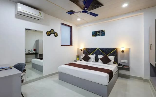 Hotel Warm Welcome Inn Noida Sector 26