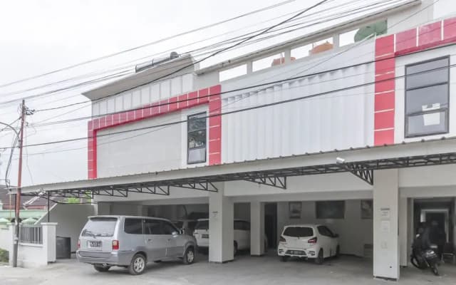 RedDoorz near Sriwijaya University Palembang