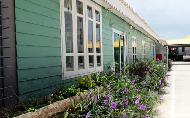 AA Villa Garden Airport