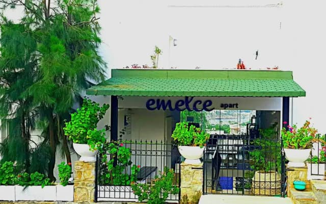 Emelce Apart