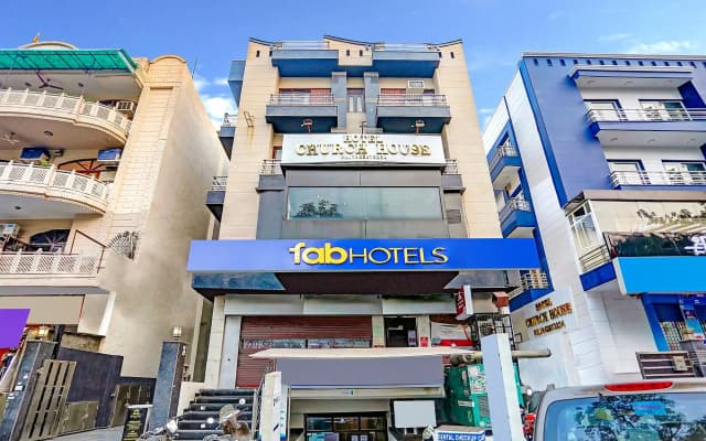 Fabhotel Maxx Inn