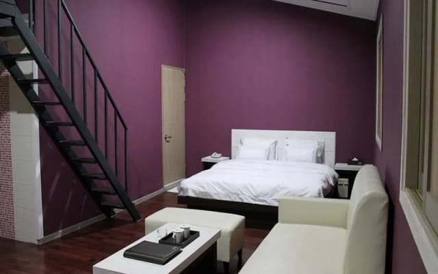 Central Plaza Hotel