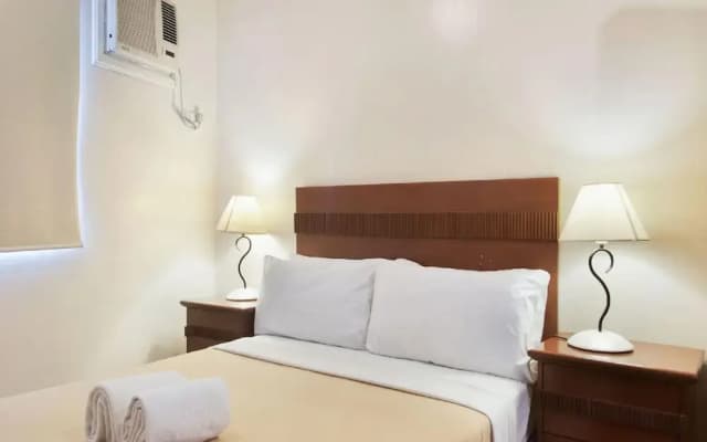 Townhouse OAK Metro Manila Near Osmena Highway PNR Pasay formerly Avitel Hotel