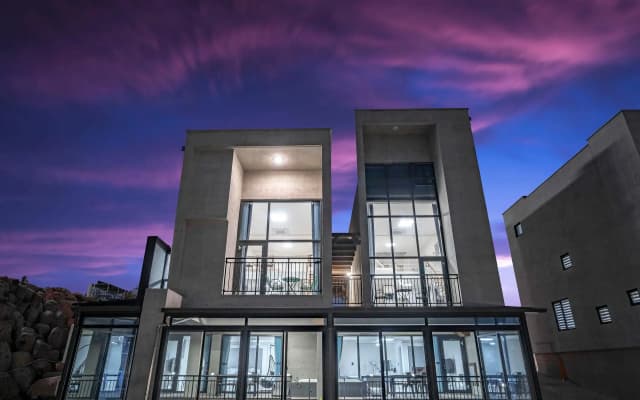 Yeosu Wellstay Pool Villa