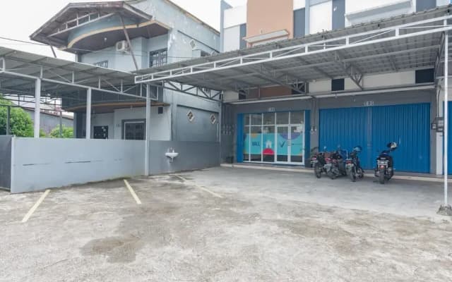 RedDoorz near Mall Ramayana Rapak Balikpapan