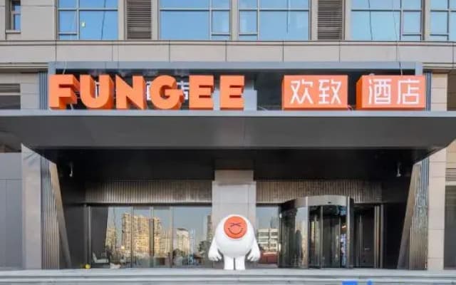 FUNGEE High-Rise River View Hotel (Honggutan, Jiangxi Provincial Museum, Nanchang)