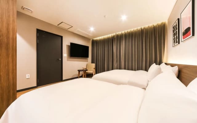 Changwon Myeongseo-Dong No. 25 Hotel Convention Branch(창원 넘버25호텔 컨벤션점)