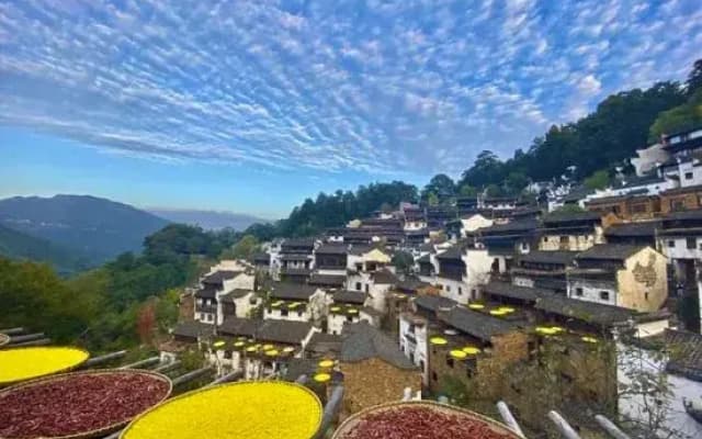Guanfeng Pavilion · Huangling Maple Starry Sky Resort (Huangling Scenic Area)