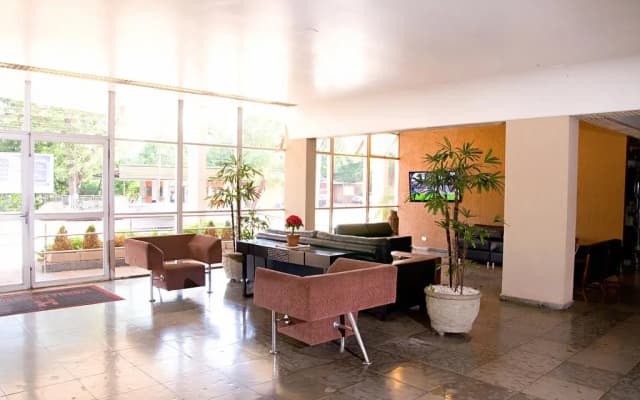 UpFront Hotel Lanville