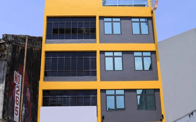 B Street Hotel